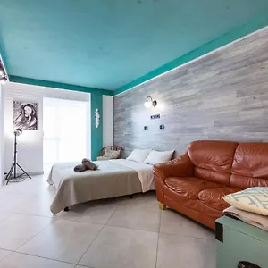 Апартаменты лофт для 4-х, Wi-fi, Dream Town, метро, Киев